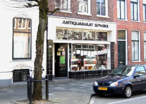 Het pand van Antiquariaat Sphinx aan de Nieuwe Boteringestraat te Groningen
